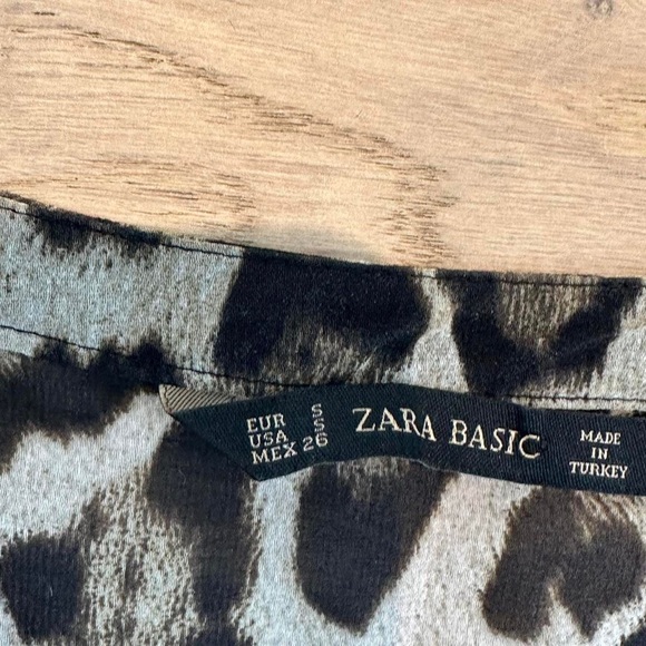 Zara Cheetah Print Sleeveless Button Down - Picture 2 of 3